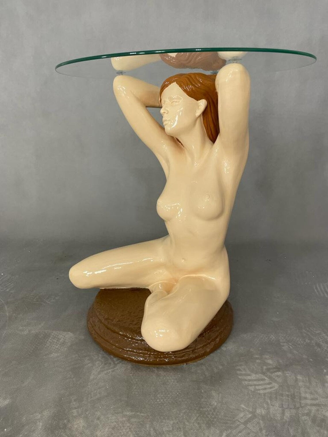 Figurentisch im Frauen Design Beistelltisch, Couchtisch, Glastisch Antik Stil
